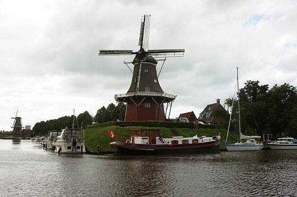 Wir haben einen exklusiven Liegeplatz in Dokkum